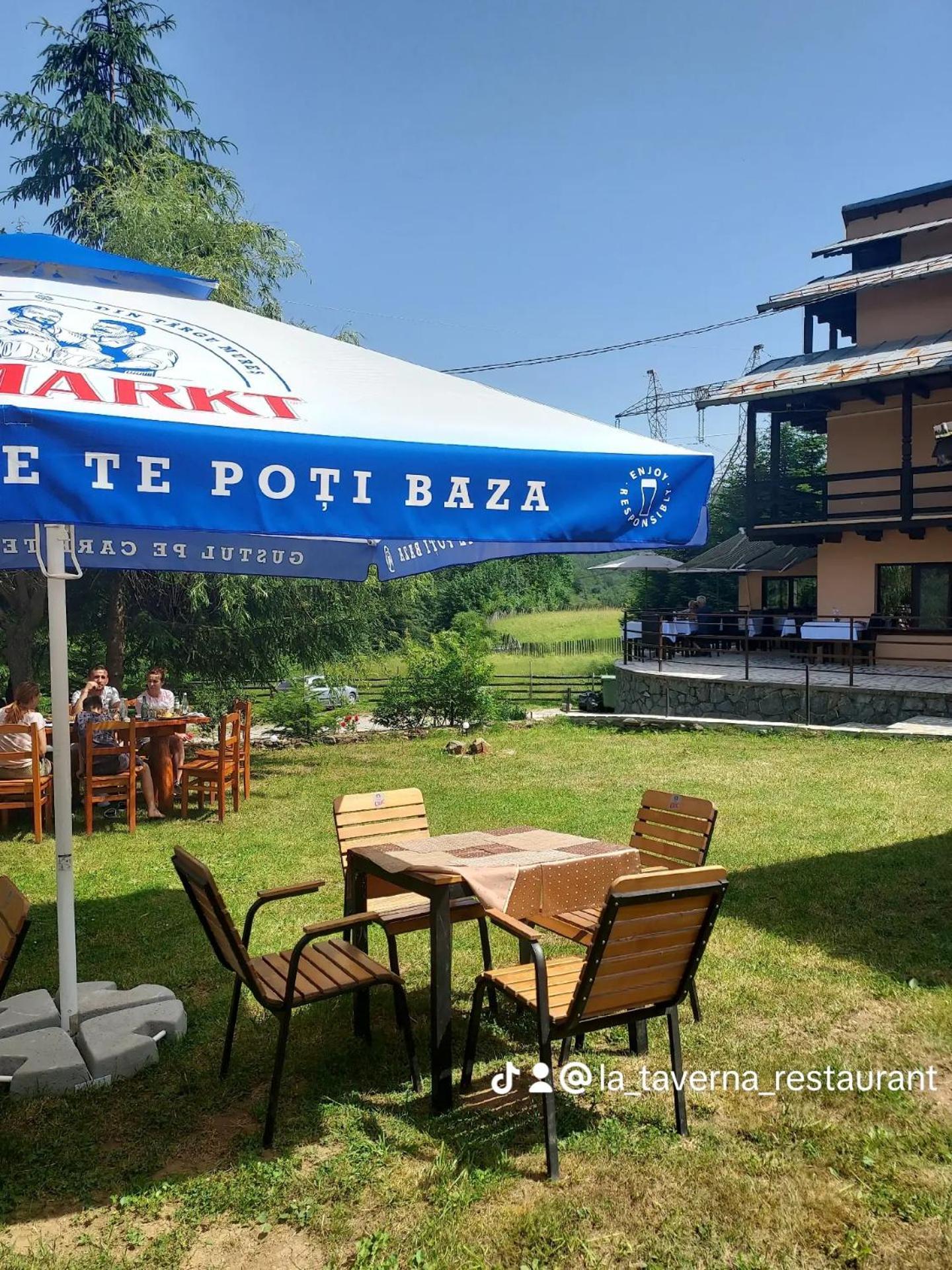 Pensiunea La Taverna Trăisteni Zewnętrze zdjęcie