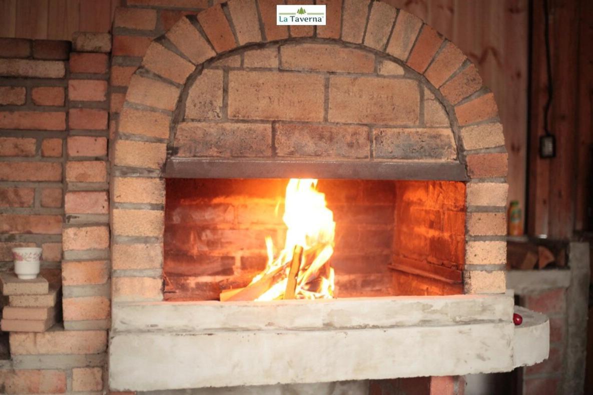 Pensiunea La Taverna Trăisteni Zewnętrze zdjęcie