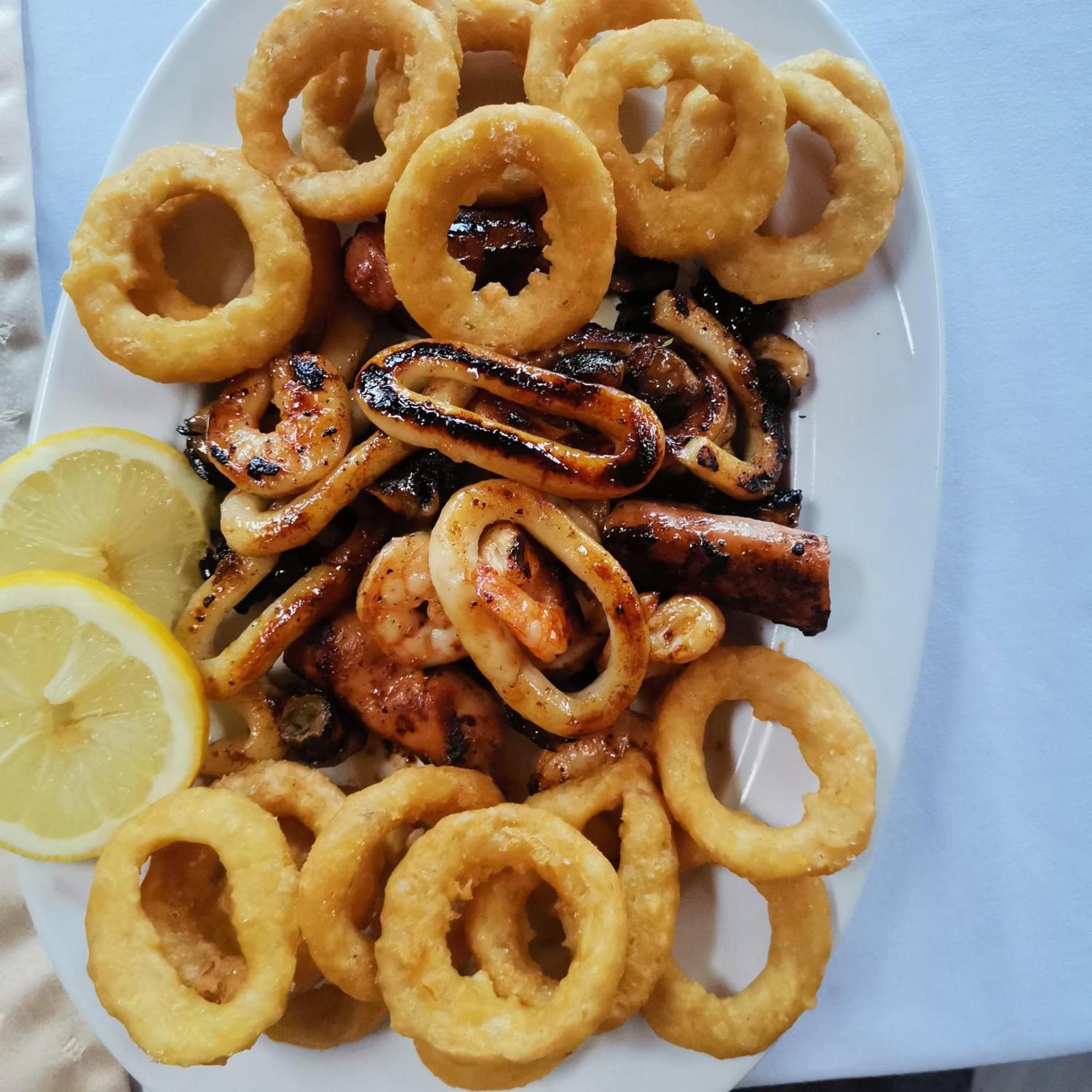 Pensiunea La Taverna Trăisteni Zewnętrze zdjęcie