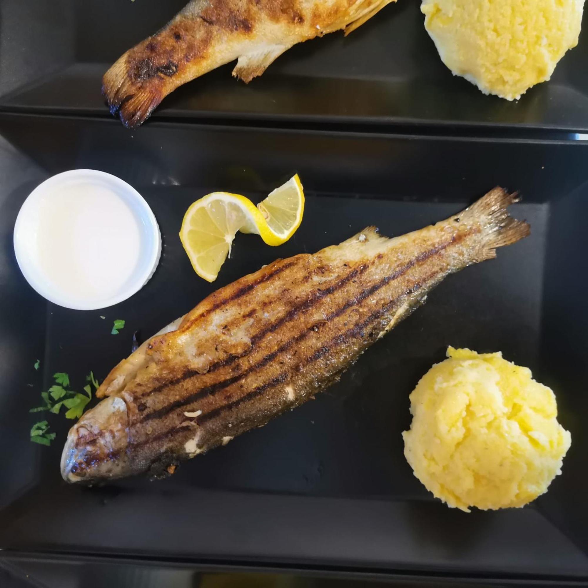 Pensiunea La Taverna Trăisteni Zewnętrze zdjęcie