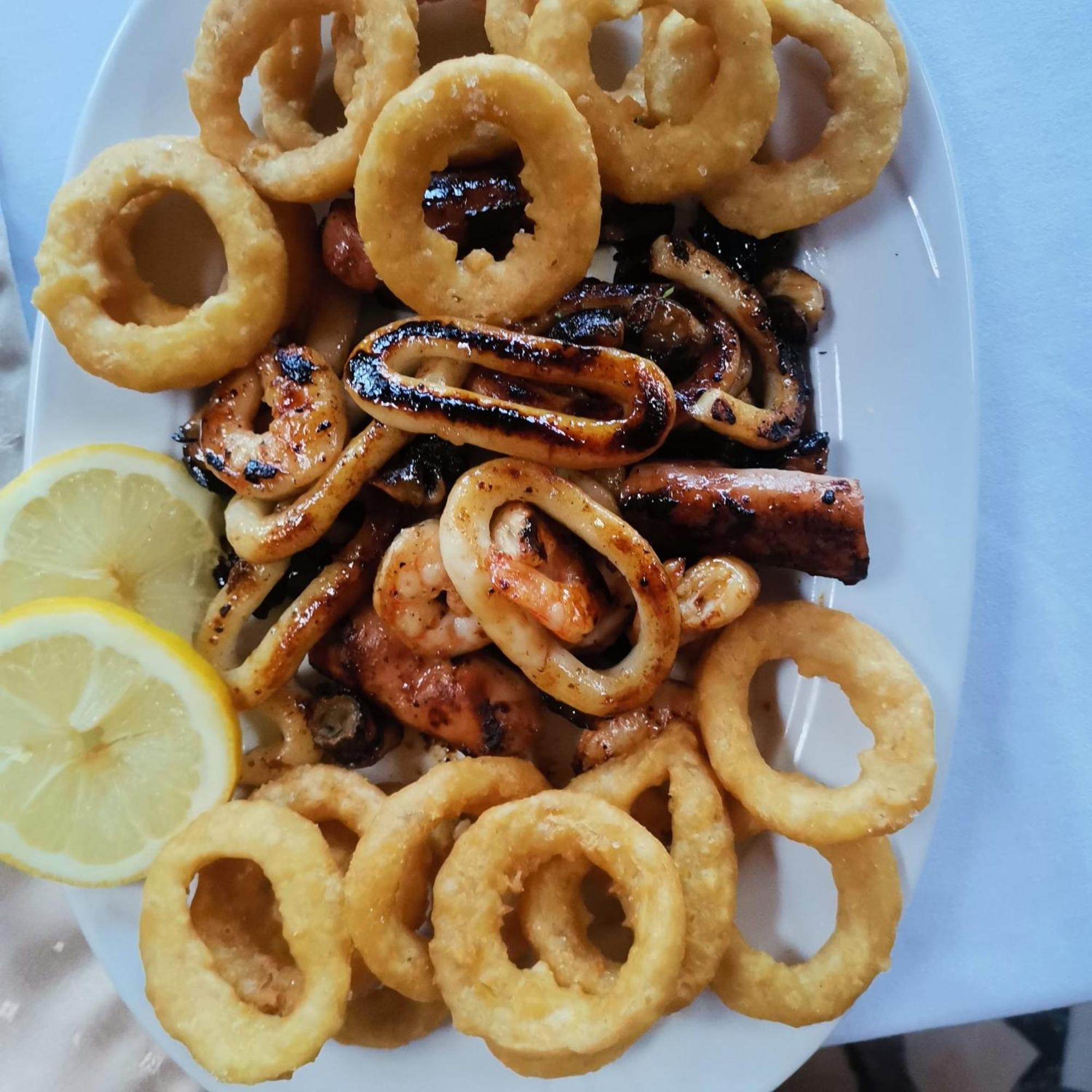Pensiunea La Taverna Trăisteni Zewnętrze zdjęcie