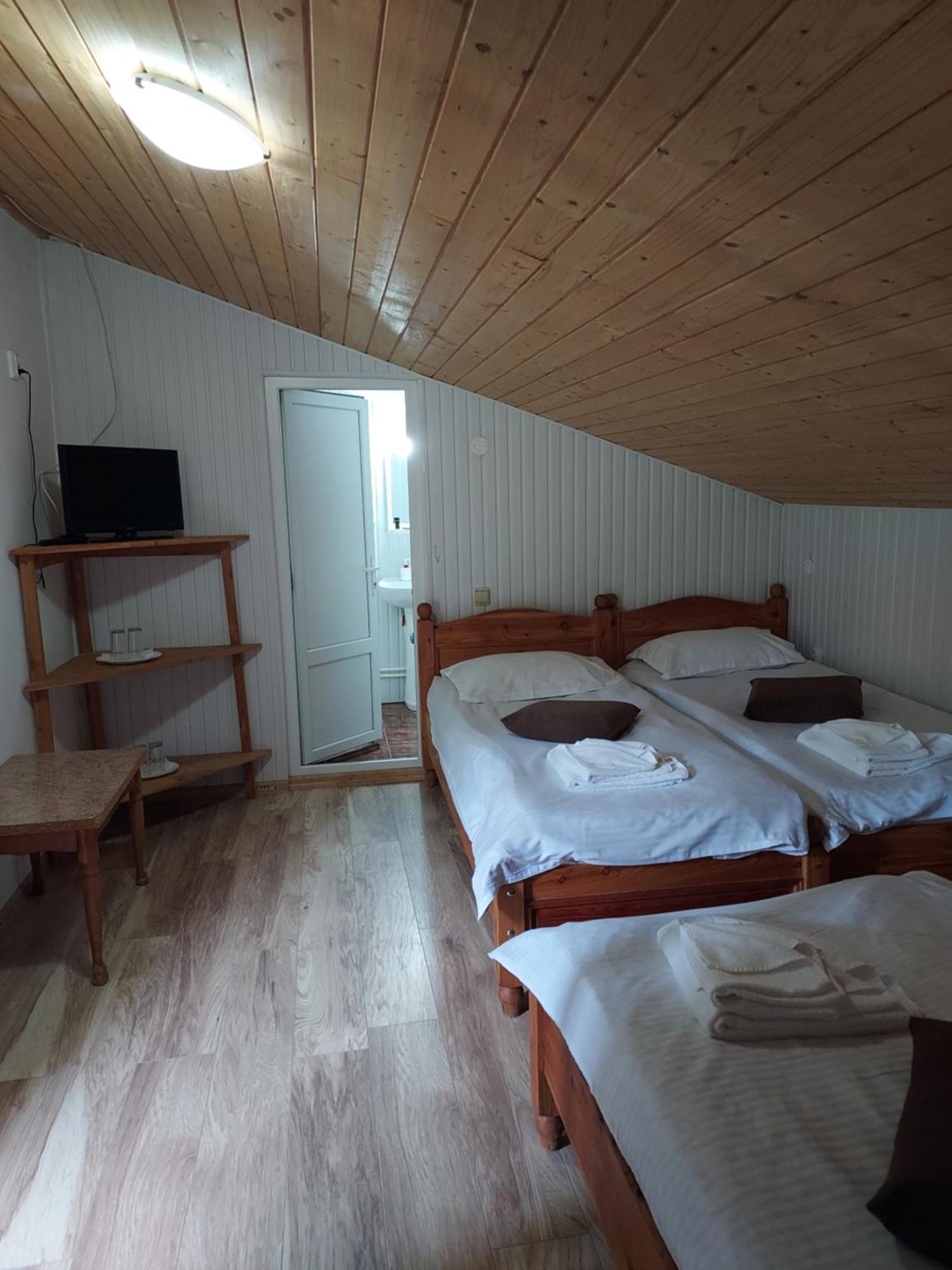 Pensiunea La Taverna Trăisteni Zewnętrze zdjęcie