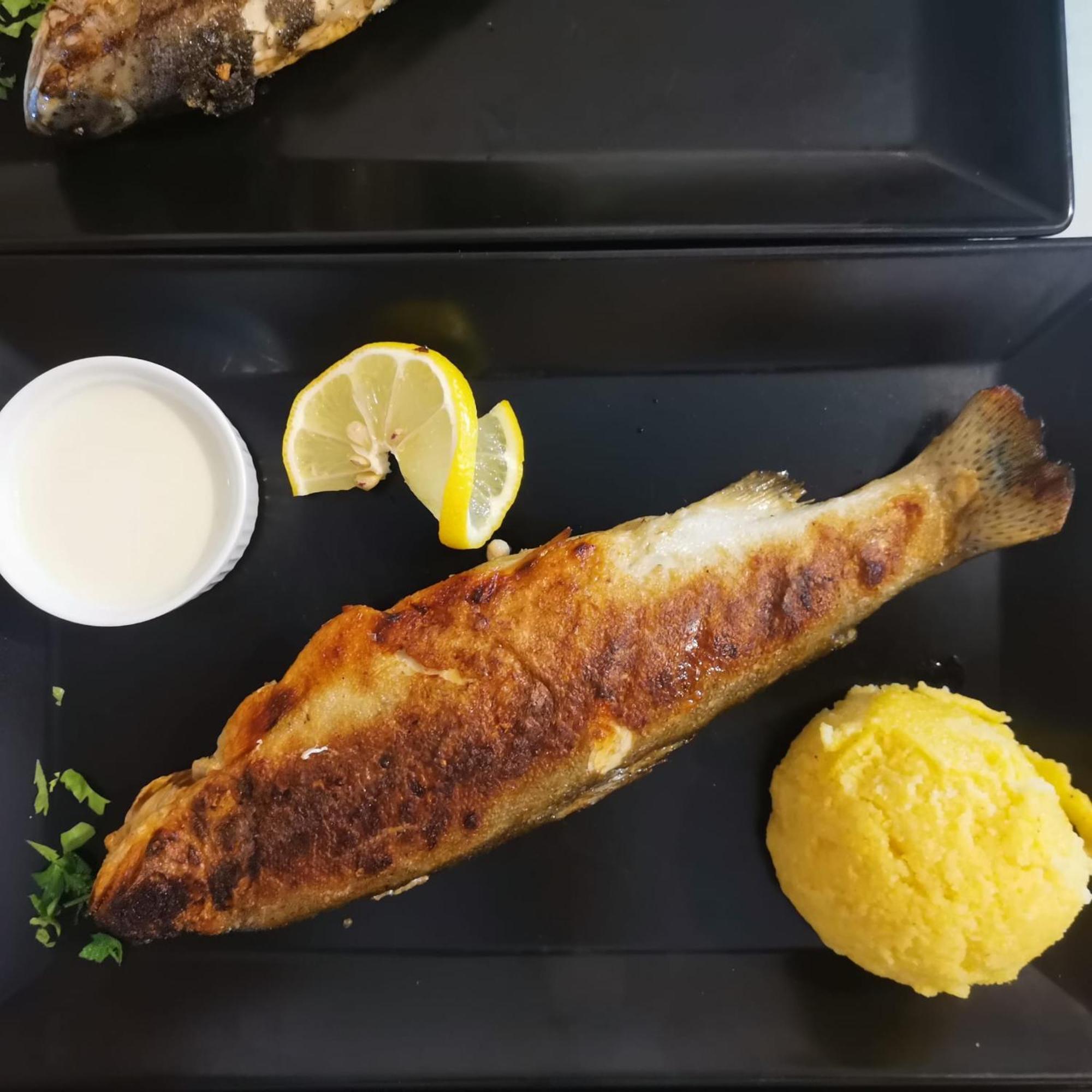 Pensiunea La Taverna Trăisteni Zewnętrze zdjęcie