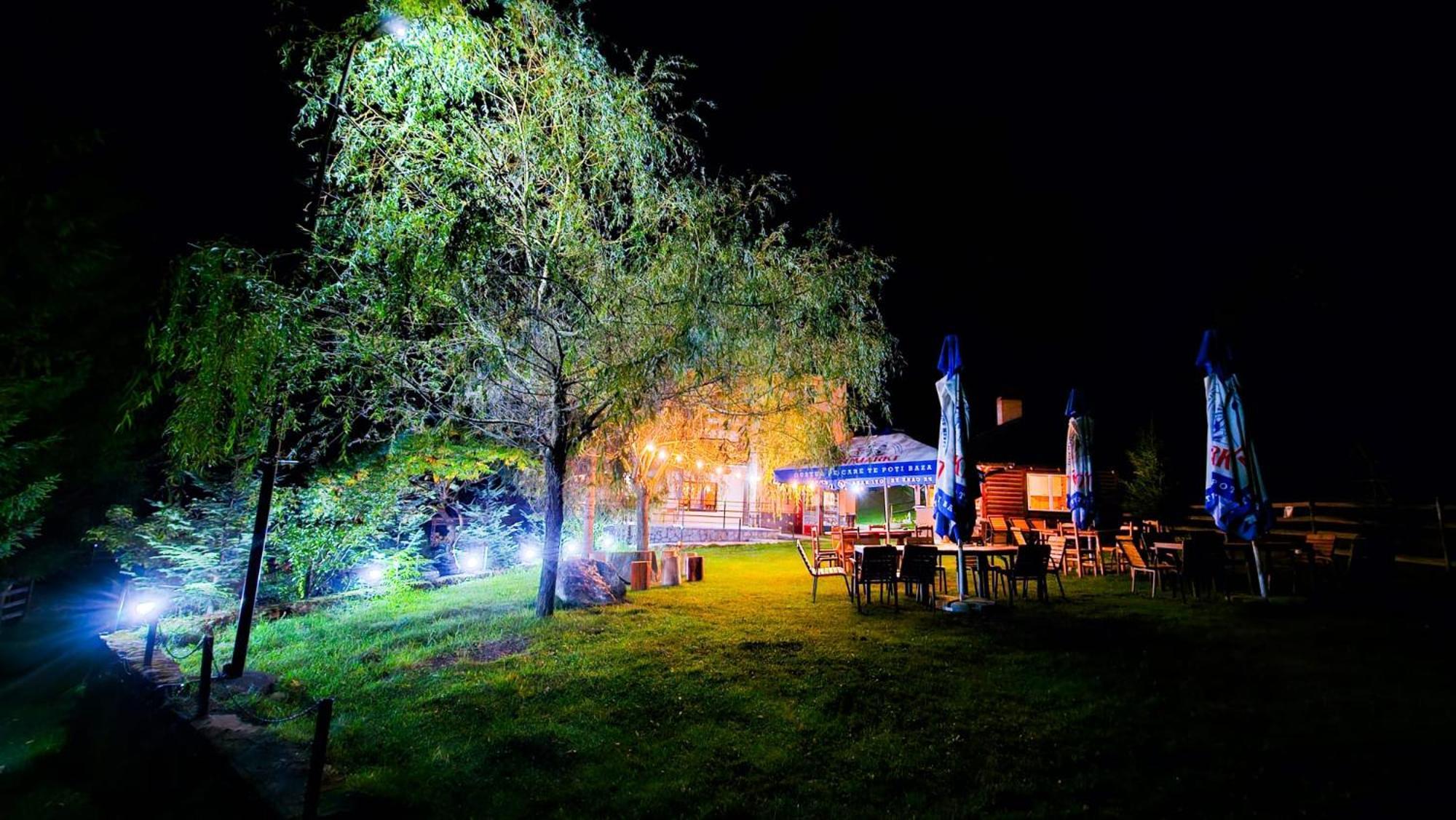 Pensiunea La Taverna Trăisteni Zewnętrze zdjęcie